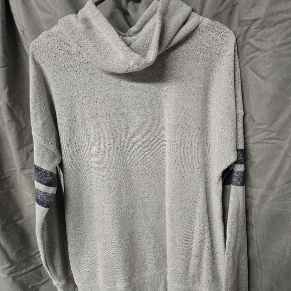 Very comfortable Patriots sweatshirt - Picture 3 of 3